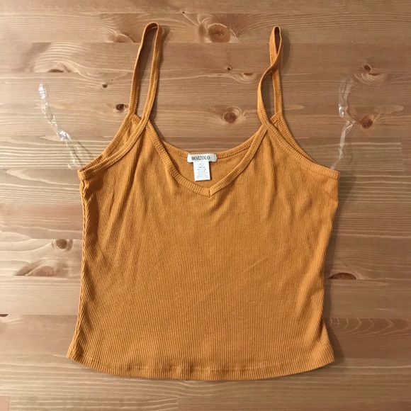 Bozzolo Tops - SOLD🦋